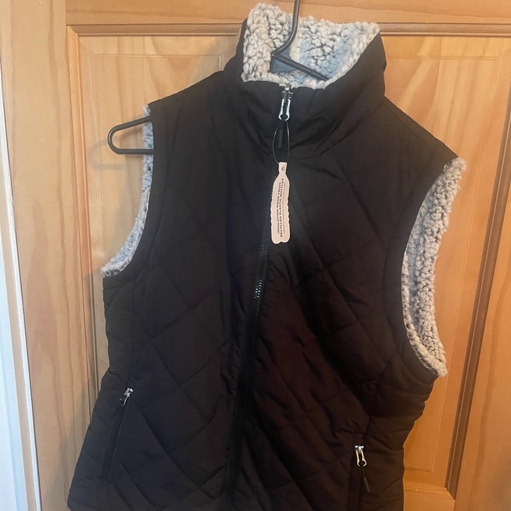 New With Tags, Women’s Size Small Free Country Vest